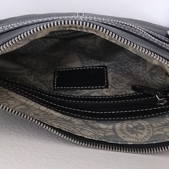 Tignanello Black Pebble Leather Crossbody Bag - Picture 3 of 3